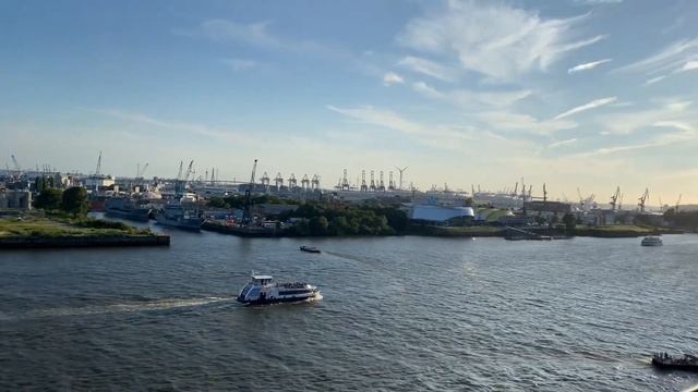 Вид со смотровой площадки Эльбской филармонии Гамбург смотреть онлайн