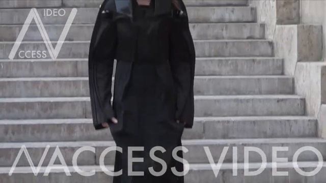 Models on the runway for the Rick Owens Fashion Show in Paris смотреть онлайн