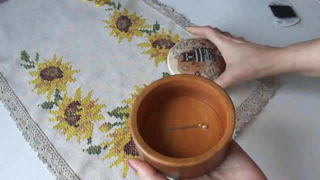 135.Прикладная вышивка - готовые работы. Видео без монтажа ! смотреть онлайн