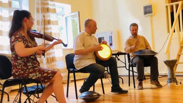 Viola violin, darbuka and Ravvast смотреть онлайн