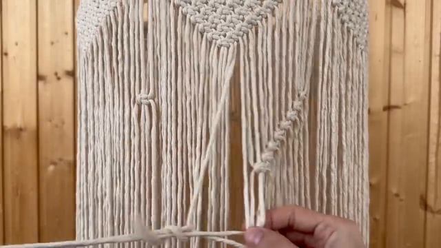 DIY: Make This Gorgeous DIY Boho Macramé Chandelier смотреть онлайн