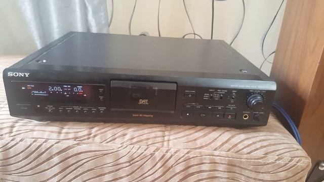 обзор DAT кассетной деки Sony DTC-ZE700 смотреть онлайн