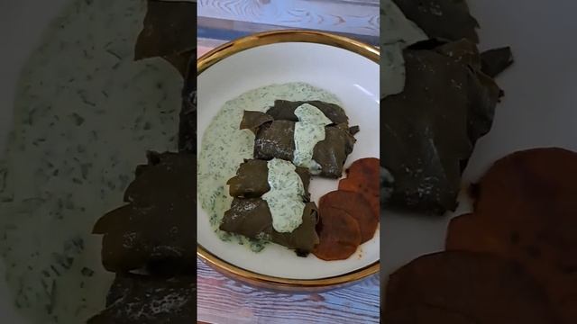 моя первая долма с зелёным соусом и маринованной редькой!!!! #готовимдома #рецепты #еда смотреть онлайн
