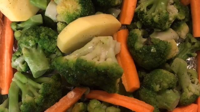 Сырники с черничным джемом