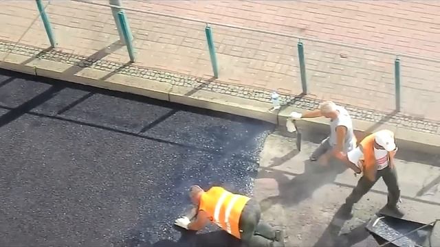 Как кладут асфальт в Германия и России смотреть онлайн