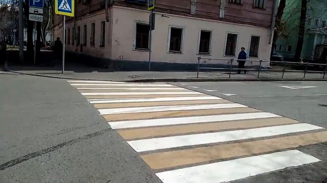 На велосипеде, соблюдая ПДД и этику. смотреть онлайн