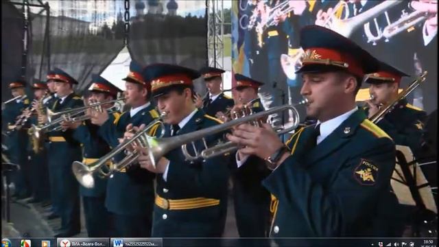 Оркестр Казанского танкового училища выступает с поппури "ABBA" на фестивале "Волга-Волга" смотреть онлайн