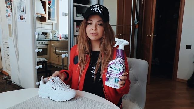 Как очистить белую подошву кроссовок. Чистим белую обувь. Чем чистить обувь. Стилист Яна Фисти. смотреть онлайн