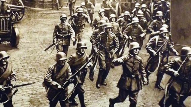 11th August 1919: Ebert signs the Weimar Constitution and formally establishes the Weimar Republic смотреть онлайн