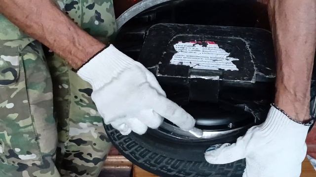 Ремонт камеры без разбора корпуса моноколеса. Пробная короткая езда. смотреть онлайн