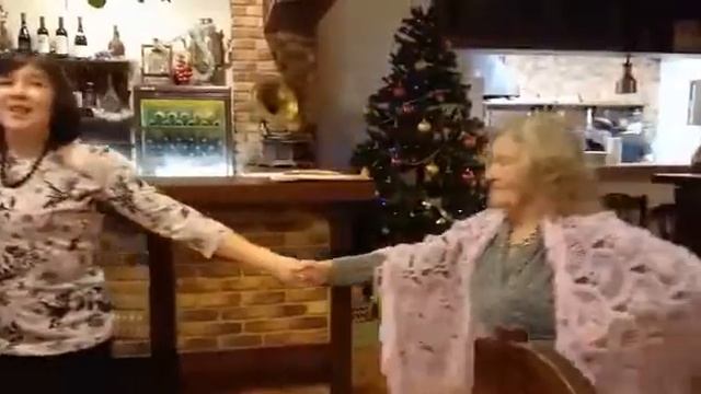 'В лесу родилась ёлочка'- под гармонь! смотреть онлайн