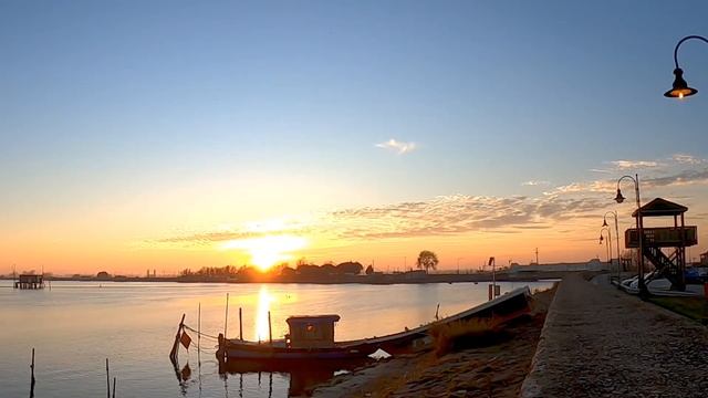 SUNSET IN COMACCHIO - ITALY - TIME-LAPSE смотреть онлайн