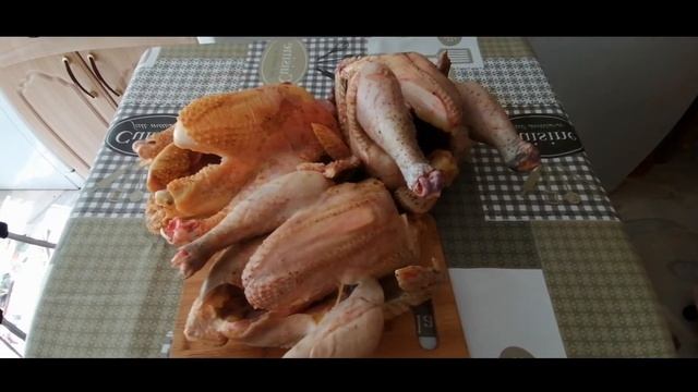 Вес тушки голошейного петуха в возрасте 3 месяца.Забой цветного бройлера. смотреть онлайн