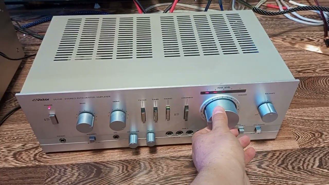 винтажный бюджетный усилитель victor смотреть онлайн