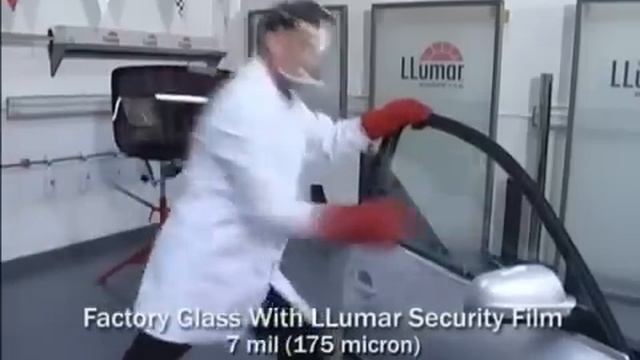 Тестирование противоударной пленки LLumar смотреть онлайн