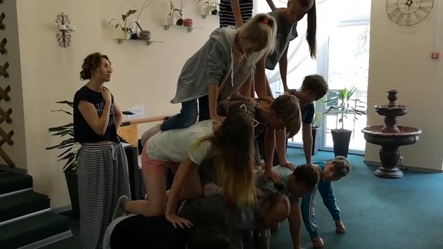 Пирамида из людей. смотреть онлайн