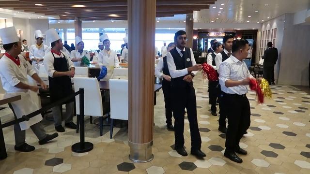 Independence of the Seas! | Day 2 | Fish & Ships, Candy, Laser Tag, Giovanni's, & Grease! смотреть онлайн