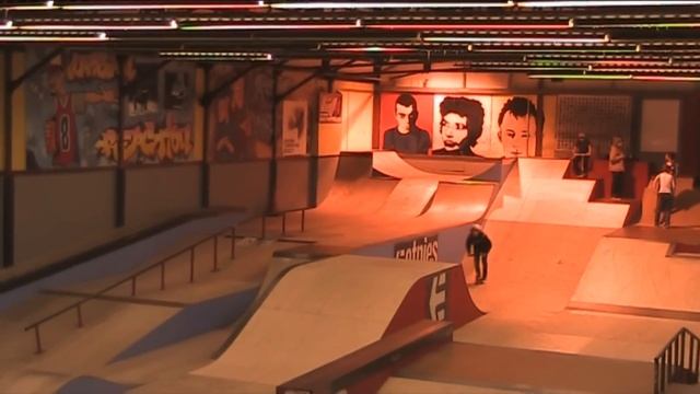 Revolution with Team Razor смотреть онлайн