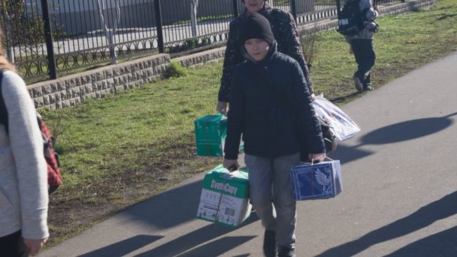 Экологическая акция в ГБОУ "Школа№2005" - "Мусор, сдавайся!" (с) Пусть планета будет улыбаться!!! смотреть онлайн