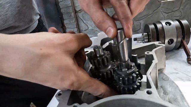 ЯВА 638 Шайбовка коробки переключения передач / JAWA 350 transmission смотреть онлайн