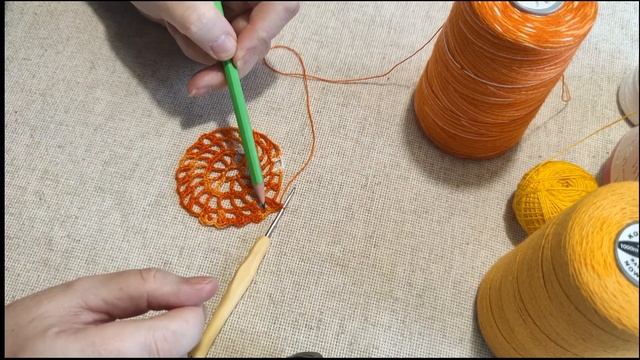 Красивая и простая в исполнении салфетка 1. "Солнышко". Часть 1. Ряды с 1 по 9. смотреть онлайн