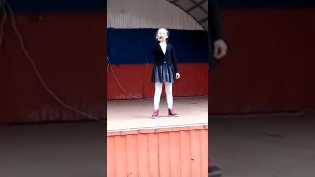 ШОК! ОБЕЩАЛА Я ПОЮ НА СЦЕНЕ смотреть онлайн