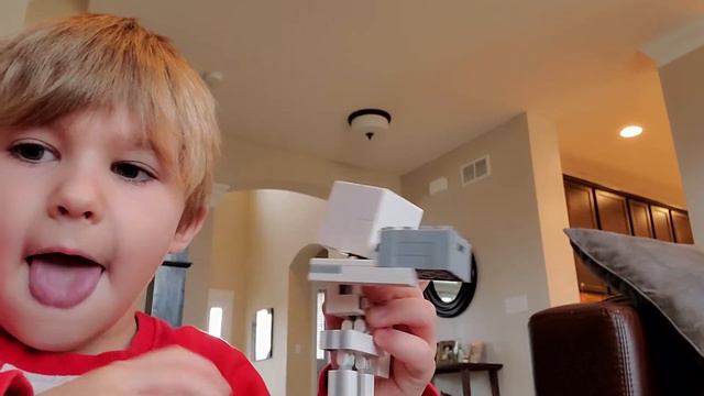 Lego Minecraft Skeleton Surprise смотреть онлайн