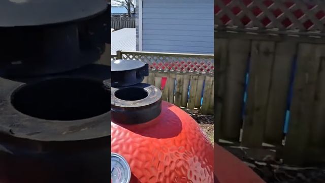 Spatchcock Chicken on the Kamado Joe on Direct Heat using Looft Lighter to Start the Fire смотреть онлайн