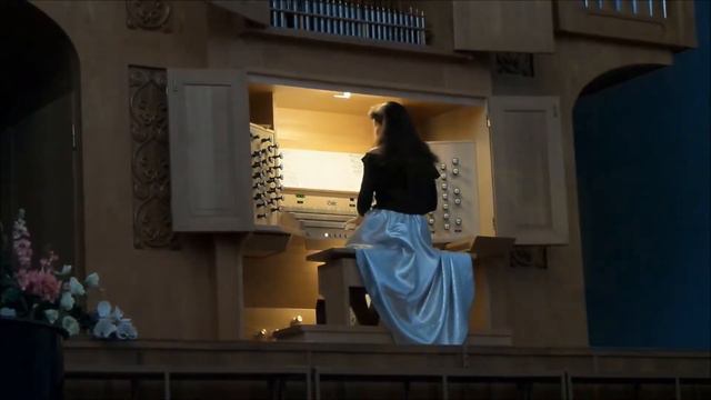 Оганный зал Челябинска Токката Баха Играет Лариса Тимшина смотреть онлайн