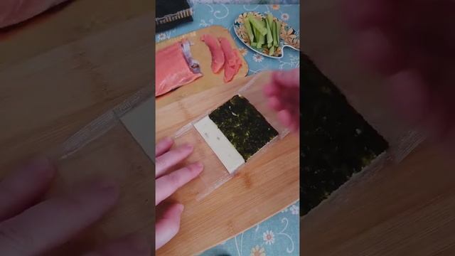 Супер быстрые роллы без коврика (японцам и не снилось) смотреть онлайн