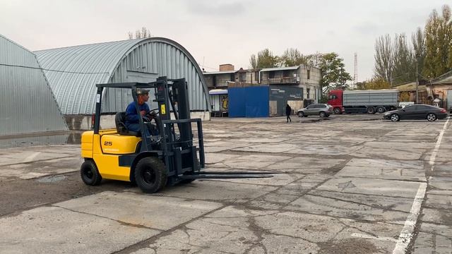 Бензиновый вилочный автопогрузчик Mitsubishi KFG25-KF4B с малой наработкой смотреть онлайн