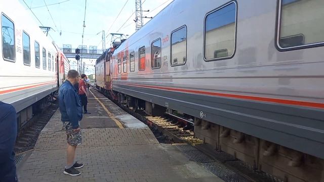 "Теремок" ЧС4Т-359 отправляется со станции Балезино с поездом №123 Новосибирск-Белгород. смотреть онлайн