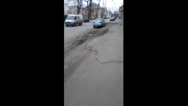 Жители многоэтажки подадут в суд на управляйку из-за плохой дороги смотреть онлайн