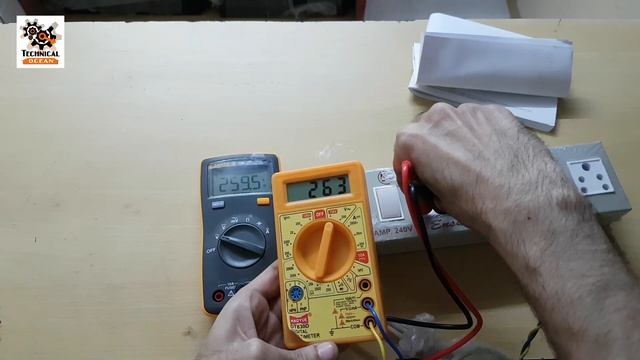 Fluke 106 Palm Sized Digital Multimeter Unboxing смотреть онлайн