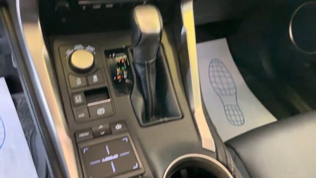 Lexus NX200, 2015 год