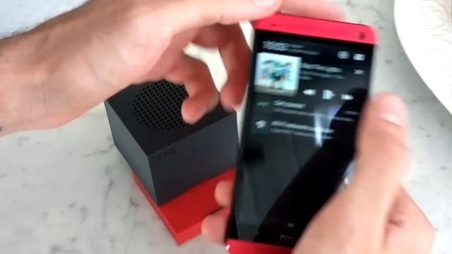 HTC BoomBass hands-on смотреть онлайн