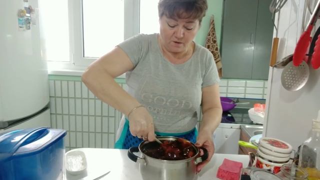 Заготовка к празднику маринование утки,засолка скумбрии.