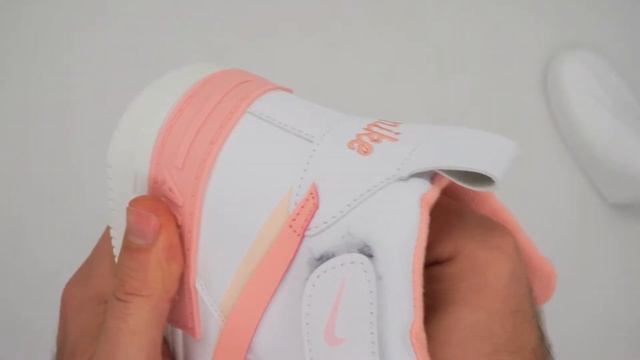 Зимние высокие белые с розовым кроссовки Nike Air Force смотреть онлайн