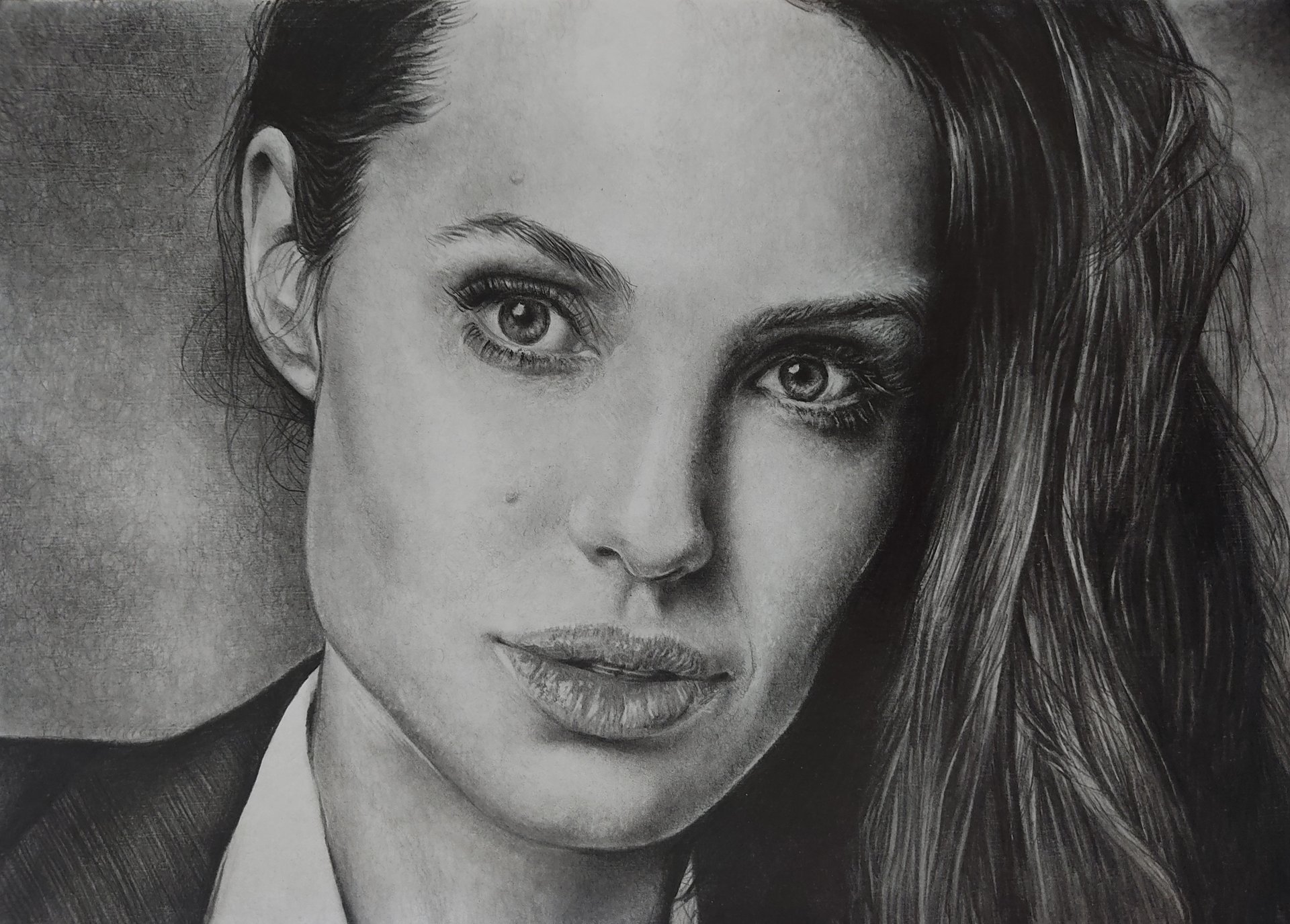 Анджелина Джоли рисую портрет карандашом. Художник @patsukevich_art | #angelinajolie #realism #drawi