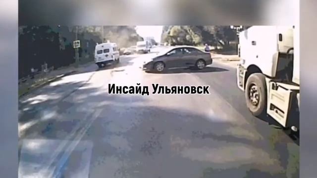 В Димитровграде столкнулись скорая и легковушка смотреть онлайн