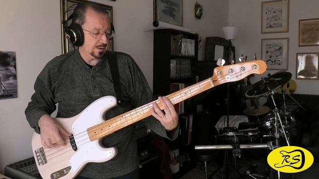 ENGLISHMAN IN NEW YORK (Sting) - bassline by Roberto Salomone смотреть онлайн