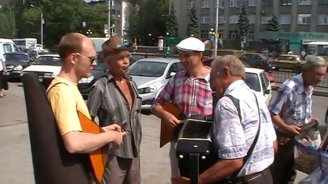 Иван Белоусов и Владимир Юрьев на рынке в Липецке 2014 смотреть онлайн