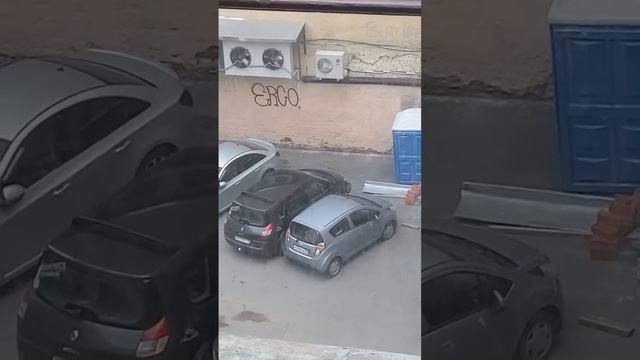 Зачем портить машину.там на торпеде есть номер телефона.набитая дура? смотреть онлайн