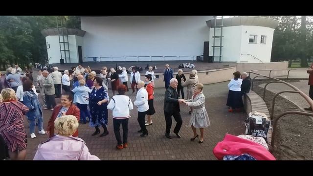 В Парке Осень, А На Сердце Лето! смотреть онлайн