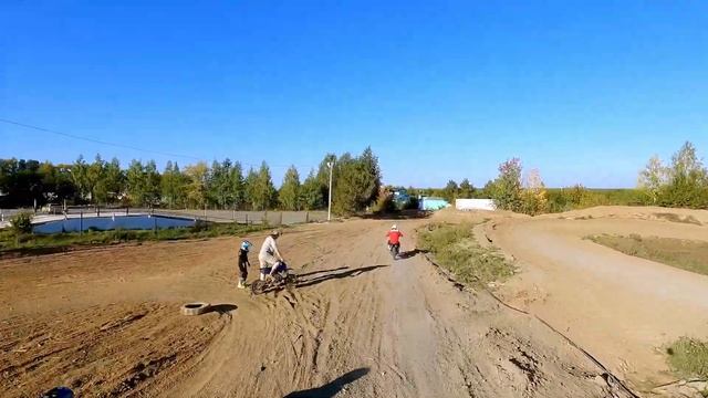 Мотокросс. Съемка учебного занятия. смотреть онлайн