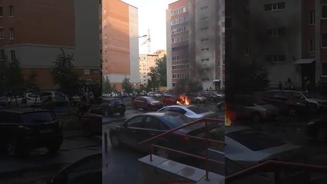 В Тюмени в Заречном, 6 горела машина - 16 июня 2015