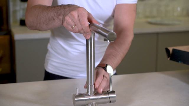 Смеситель для кухни Skalen от бренда Paulmark - распаковка