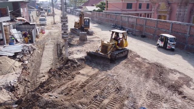 So Satisfy !! Bulldozer Push Sand Bury The Sewage To Repair The Road in Village смотреть онлайн