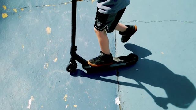 SCOOTER SLOW MOTION FUN! - 1080p 240fps Slow Motion Video смотреть онлайн