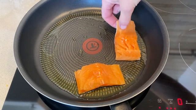 Филе гольца с лимонно-сливочным соусом/Fried char fillet and lemon -butter sauce смотреть онлайн